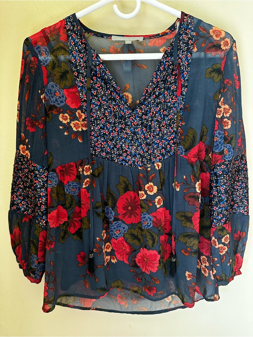 Daniel Rainn Navy Floral Mixed-Print V-Neck Blouse